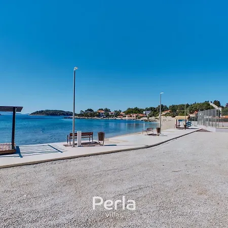 Villa Bonay With Pool, Jacuzzi And Sea View 80m From The Blato (Korcula)