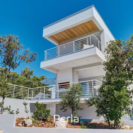 Villa Bonay With Pool, Jacuzzi And Sea View 80m From The Blato (Korcula)