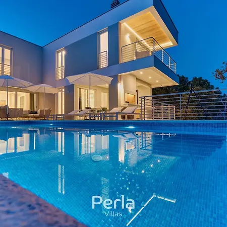 Villa Bonay With Pool, Jacuzzi And Sea View 80m From The *
